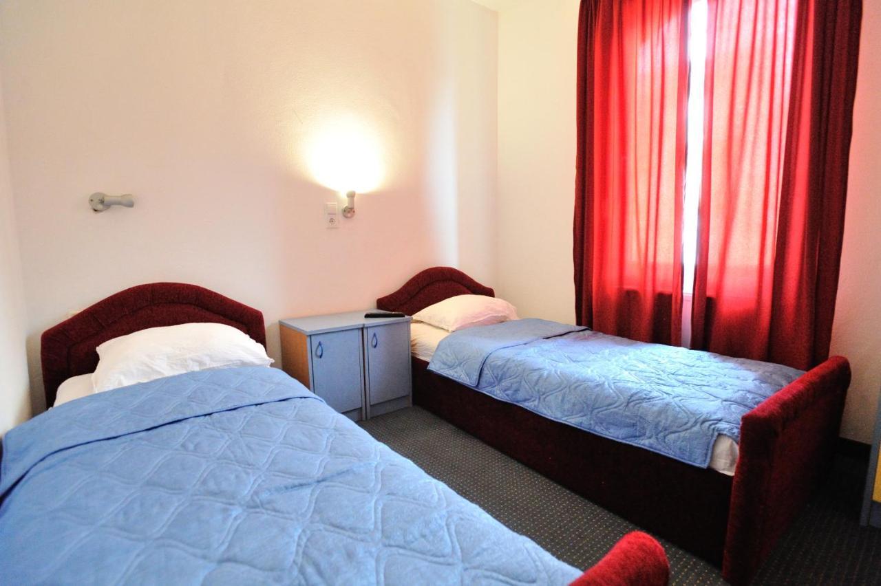 Hotel Lav Neum Eksteriør billede